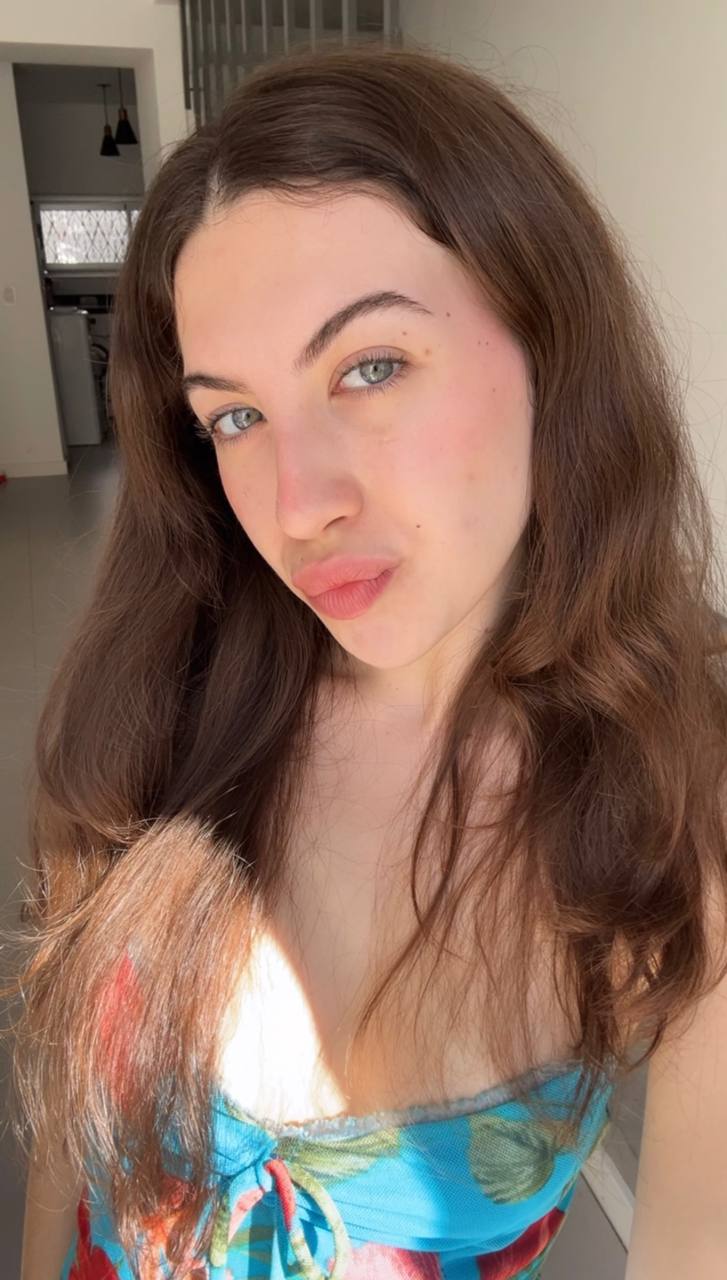 Nude girl Amber in Shanghai