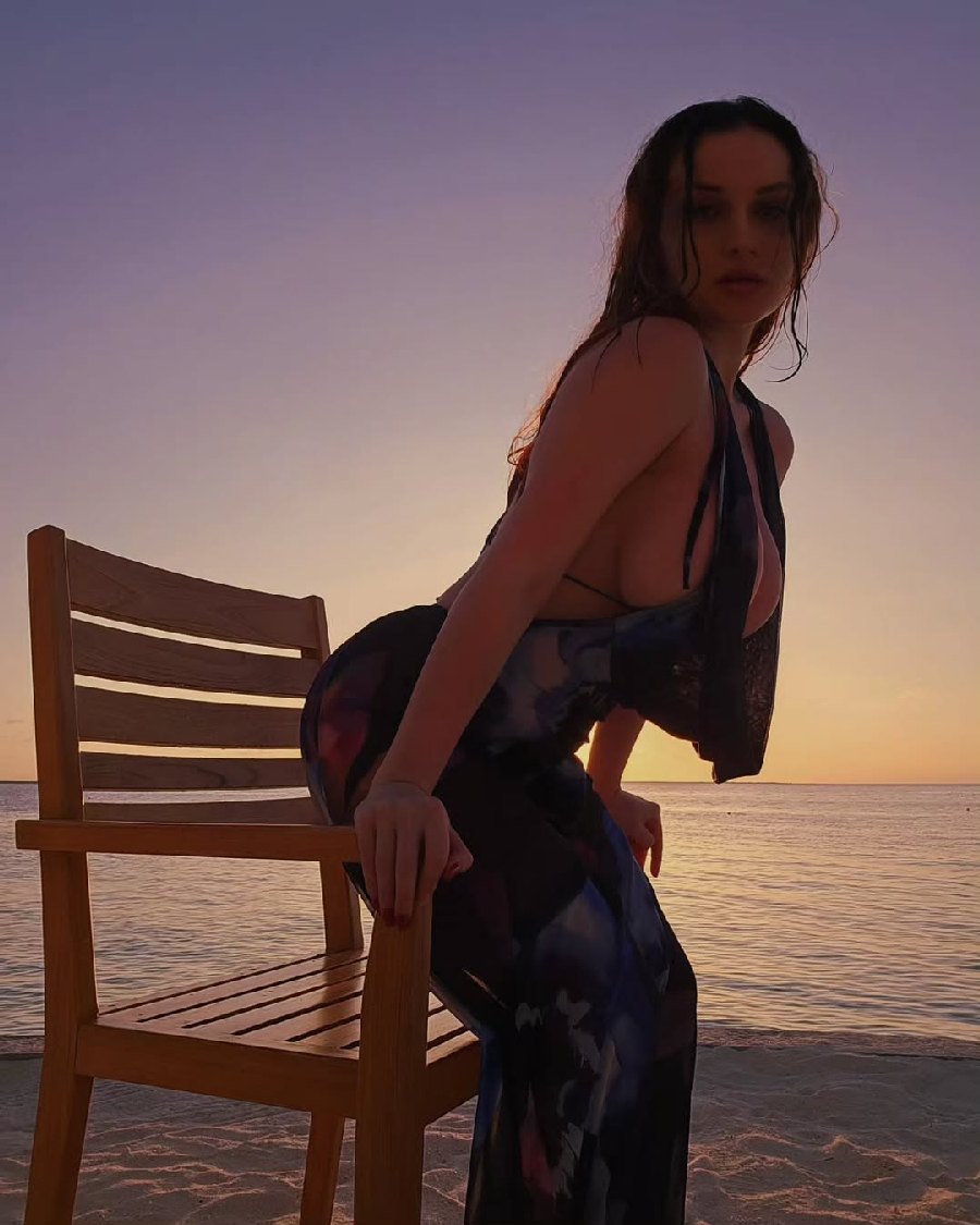 Sexy girl Miranda Faith nude in Shanghai