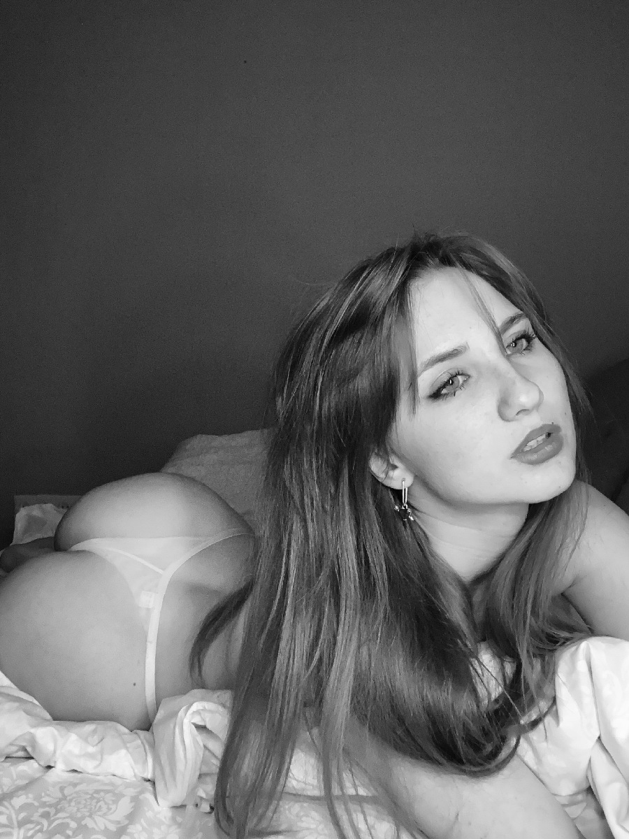 Take a pause and enjoy Nata nude — streaming from Shanghai