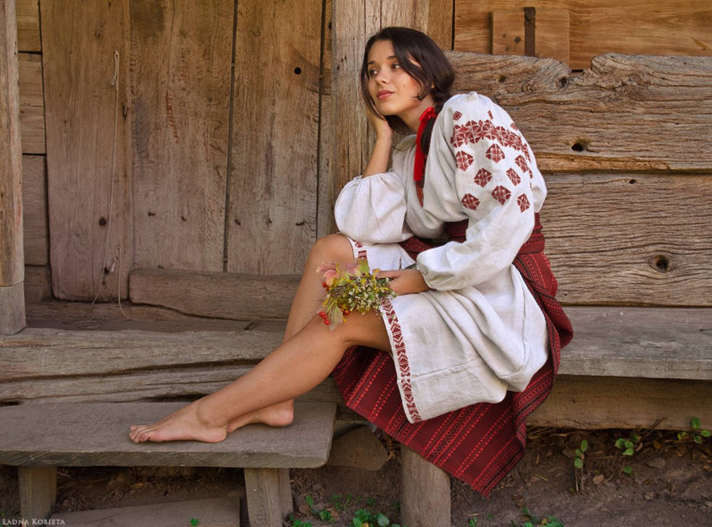 Fresh photos, fresh mood — Women in Slavic costumes online in Shanghai