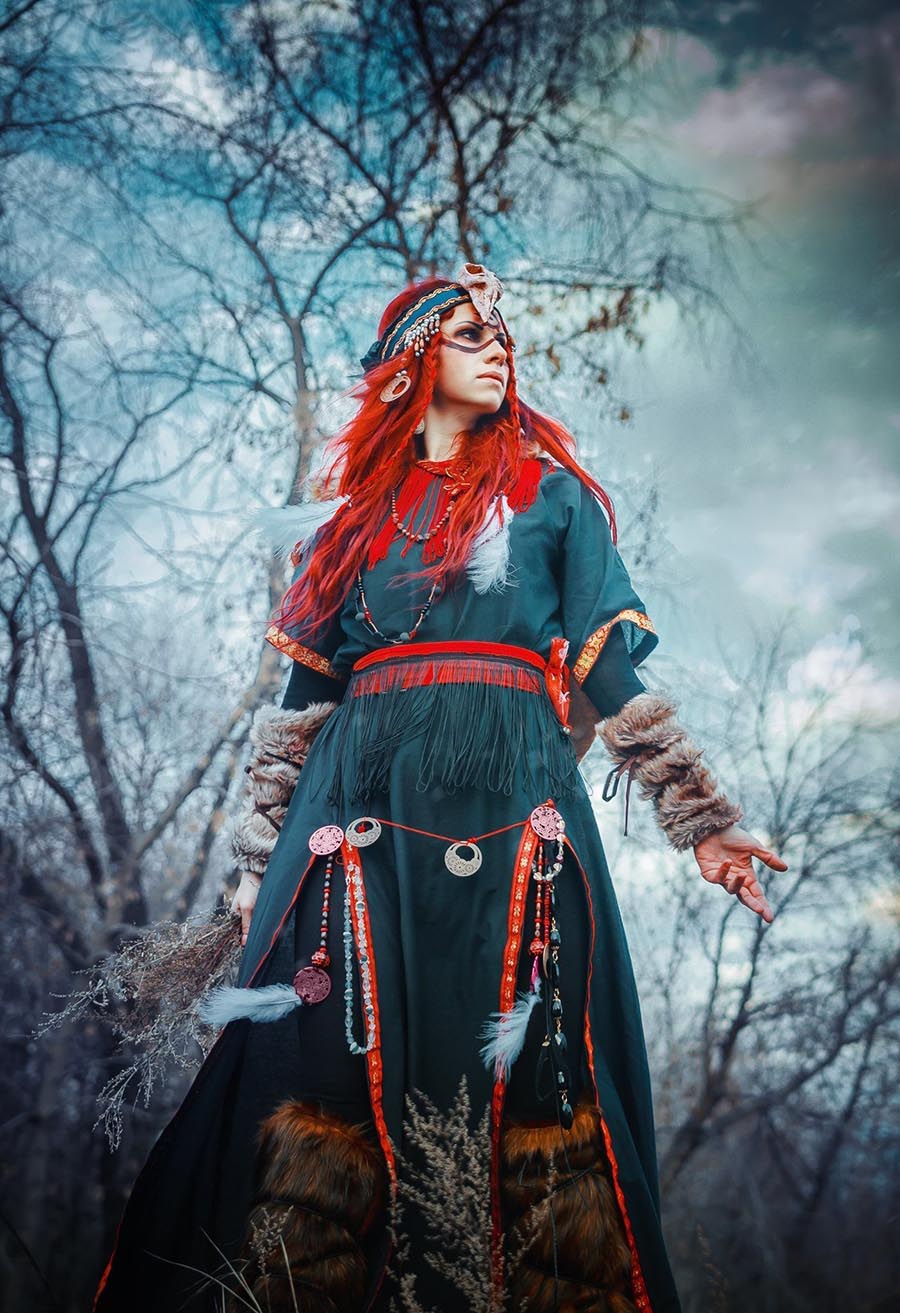 Take a pause and enjoy Girls in Slavic costumes — streaming from Shanghai