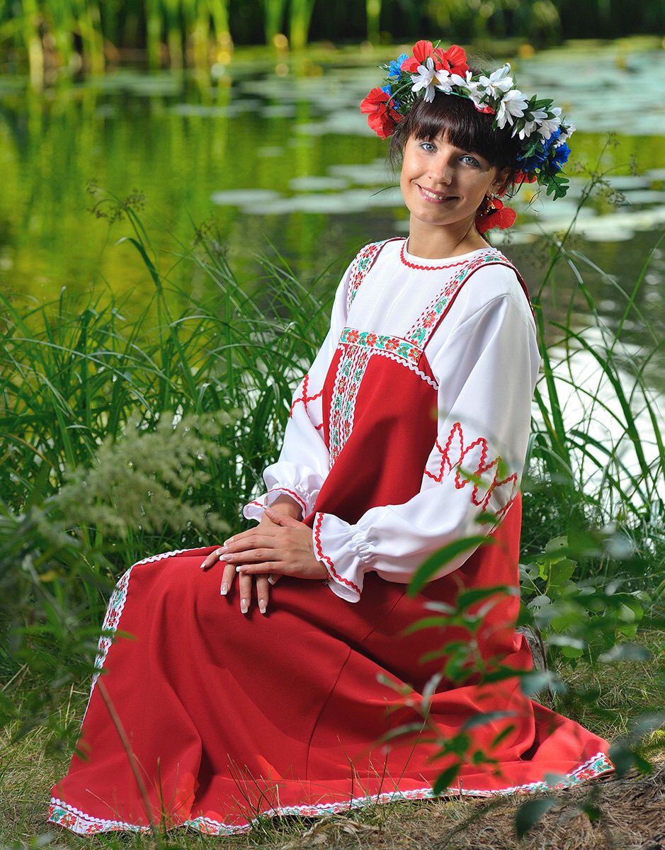 Beautiful girl Girls in Slavic costumes in Shanghai